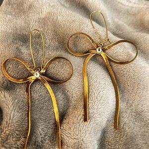 Elegant Gold Bow Earrings